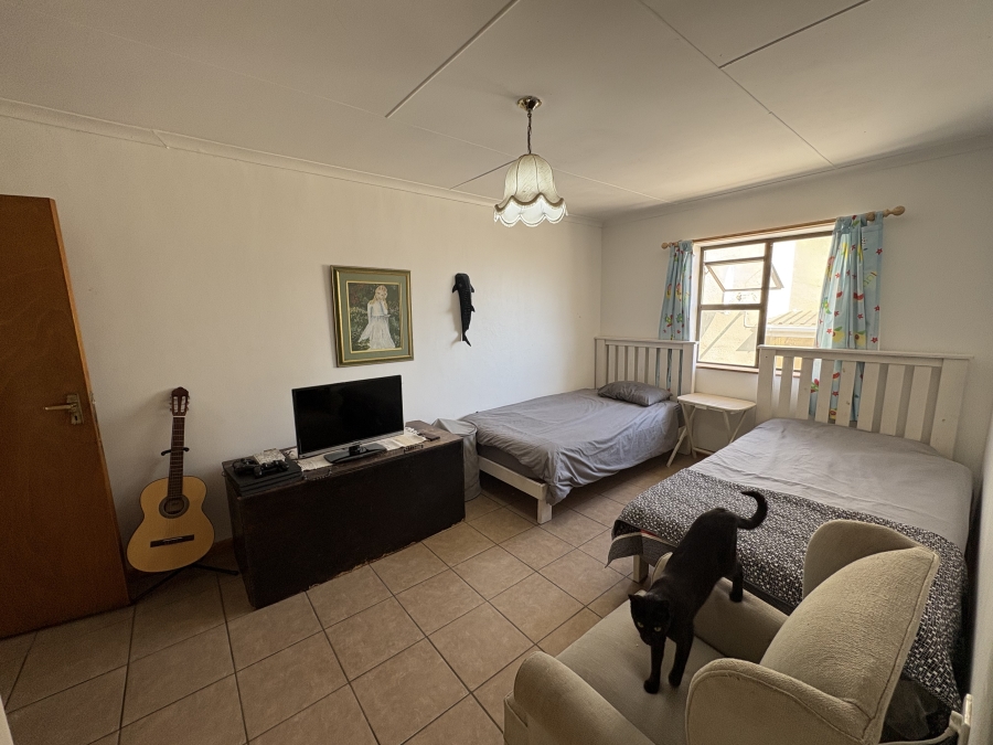 4 Bedroom Property for Sale in Pearl Bay Western Cape